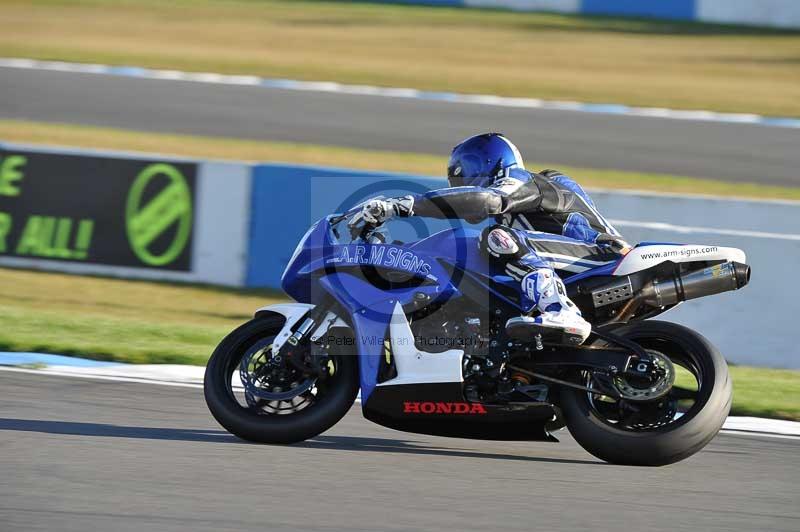 Motorcycle action photographs;donington;donington park leicestershire;donington photographs;event digital images;eventdigitalimages;no limits trackday;peter wileman photography;trackday;trackday digital images;trackday photos