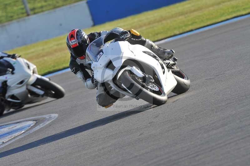 Motorcycle action photographs;donington;donington park leicestershire;donington photographs;event digital images;eventdigitalimages;no limits trackday;peter wileman photography;trackday;trackday digital images;trackday photos