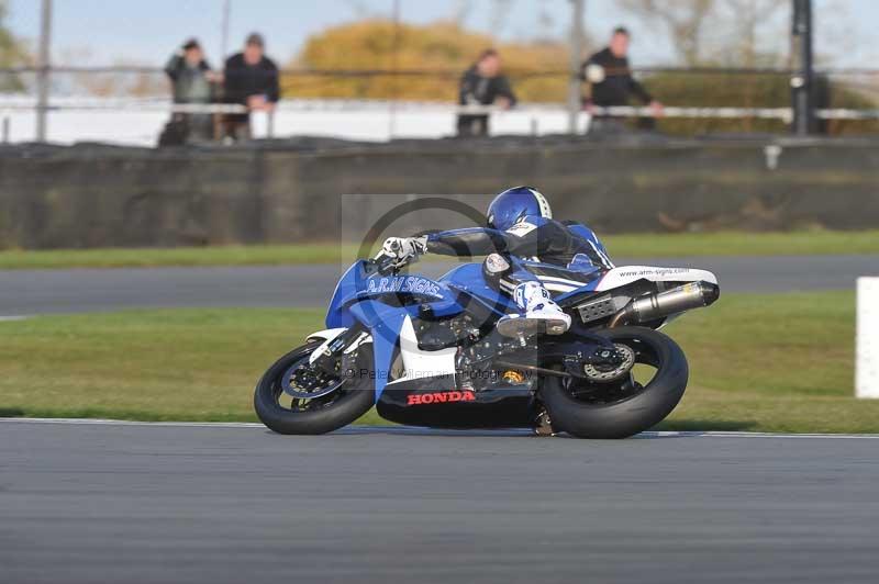 Motorcycle action photographs;donington;donington park leicestershire;donington photographs;event digital images;eventdigitalimages;no limits trackday;peter wileman photography;trackday;trackday digital images;trackday photos