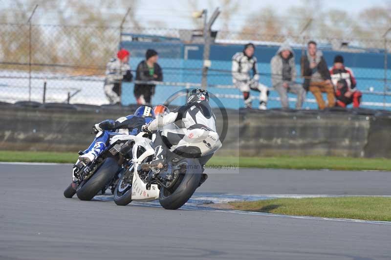 Motorcycle action photographs;donington;donington park leicestershire;donington photographs;event digital images;eventdigitalimages;no limits trackday;peter wileman photography;trackday;trackday digital images;trackday photos