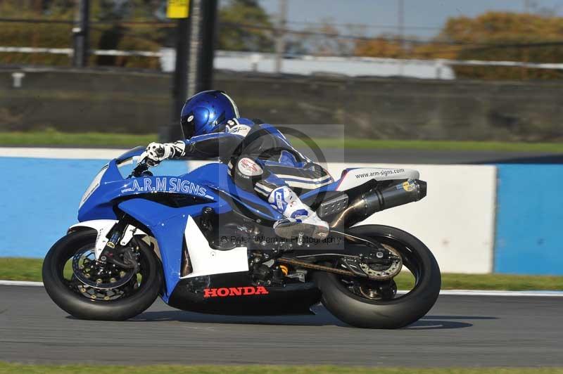 Motorcycle action photographs;donington;donington park leicestershire;donington photographs;event digital images;eventdigitalimages;no limits trackday;peter wileman photography;trackday;trackday digital images;trackday photos