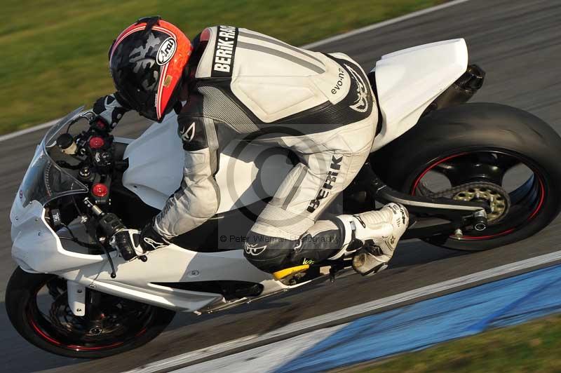 Motorcycle action photographs;donington;donington park leicestershire;donington photographs;event digital images;eventdigitalimages;no limits trackday;peter wileman photography;trackday;trackday digital images;trackday photos