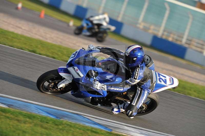 Motorcycle action photographs;donington;donington park leicestershire;donington photographs;event digital images;eventdigitalimages;no limits trackday;peter wileman photography;trackday;trackday digital images;trackday photos