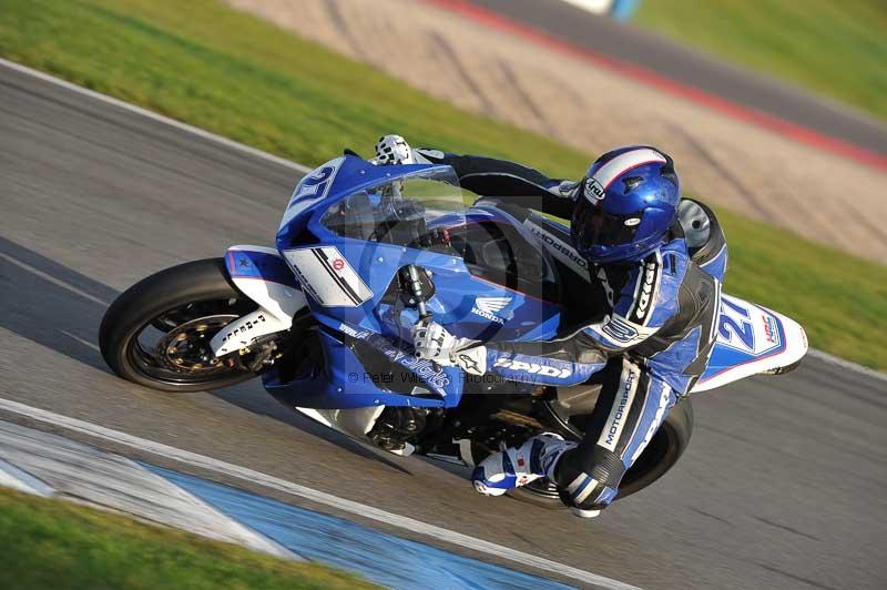 Motorcycle action photographs;donington;donington park leicestershire;donington photographs;event digital images;eventdigitalimages;no limits trackday;peter wileman photography;trackday;trackday digital images;trackday photos