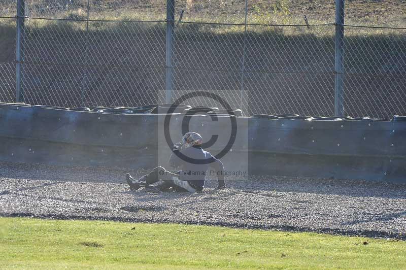 Motorcycle action photographs;donington;donington park leicestershire;donington photographs;event digital images;eventdigitalimages;no limits trackday;peter wileman photography;trackday;trackday digital images;trackday photos