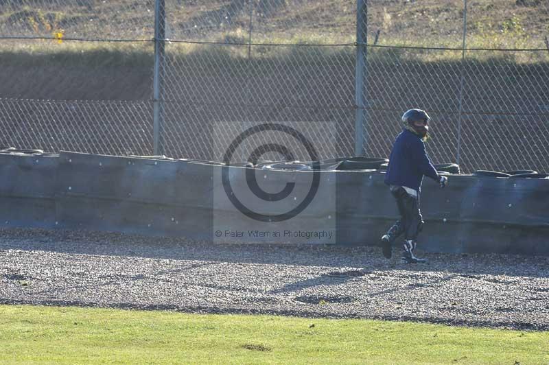 Motorcycle action photographs;donington;donington park leicestershire;donington photographs;event digital images;eventdigitalimages;no limits trackday;peter wileman photography;trackday;trackday digital images;trackday photos