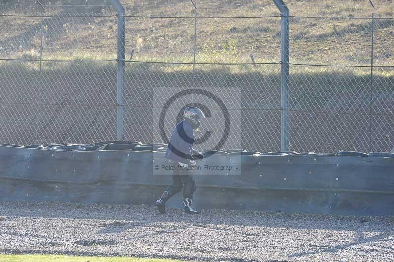 Motorcycle action photographs;donington;donington park leicestershire;donington photographs;event digital images;eventdigitalimages;no limits trackday;peter wileman photography;trackday;trackday digital images;trackday photos