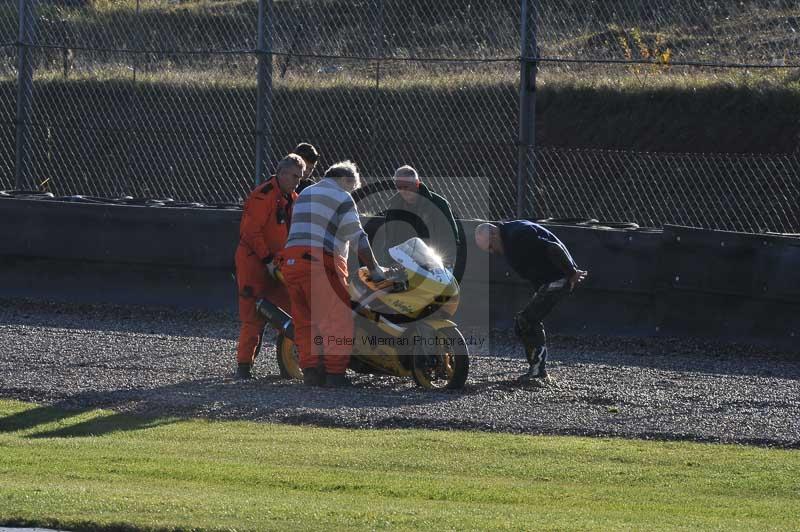 Motorcycle action photographs;donington;donington park leicestershire;donington photographs;event digital images;eventdigitalimages;no limits trackday;peter wileman photography;trackday;trackday digital images;trackday photos