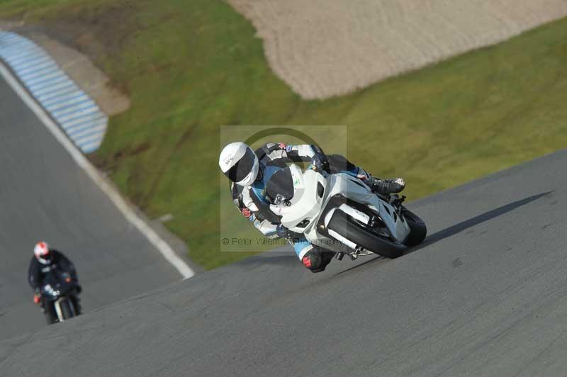 Motorcycle action photographs;donington;donington park leicestershire;donington photographs;event digital images;eventdigitalimages;no limits trackday;peter wileman photography;trackday;trackday digital images;trackday photos