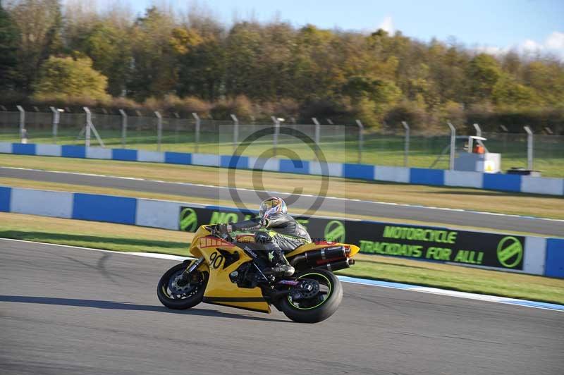 Motorcycle action photographs;donington;donington park leicestershire;donington photographs;event digital images;eventdigitalimages;no limits trackday;peter wileman photography;trackday;trackday digital images;trackday photos