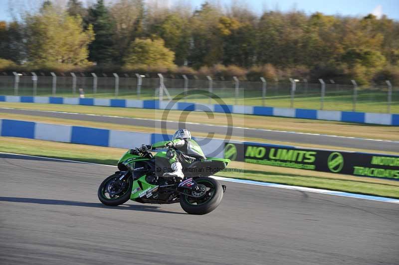 Motorcycle action photographs;donington;donington park leicestershire;donington photographs;event digital images;eventdigitalimages;no limits trackday;peter wileman photography;trackday;trackday digital images;trackday photos