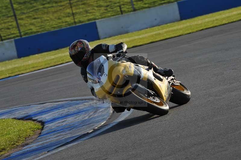 Motorcycle action photographs;donington;donington park leicestershire;donington photographs;event digital images;eventdigitalimages;no limits trackday;peter wileman photography;trackday;trackday digital images;trackday photos