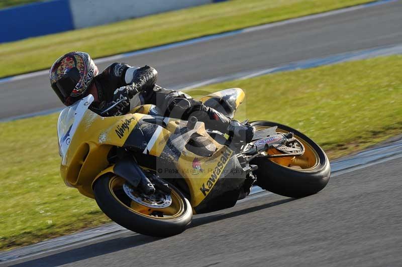 Motorcycle action photographs;donington;donington park leicestershire;donington photographs;event digital images;eventdigitalimages;no limits trackday;peter wileman photography;trackday;trackday digital images;trackday photos