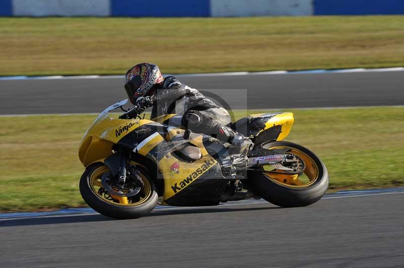 Motorcycle action photographs;donington;donington park leicestershire;donington photographs;event digital images;eventdigitalimages;no limits trackday;peter wileman photography;trackday;trackday digital images;trackday photos