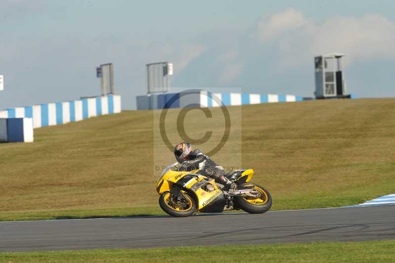 Motorcycle action photographs;donington;donington park leicestershire;donington photographs;event digital images;eventdigitalimages;no limits trackday;peter wileman photography;trackday;trackday digital images;trackday photos