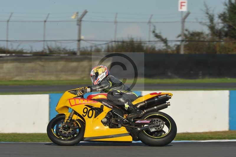 Motorcycle action photographs;donington;donington park leicestershire;donington photographs;event digital images;eventdigitalimages;no limits trackday;peter wileman photography;trackday;trackday digital images;trackday photos