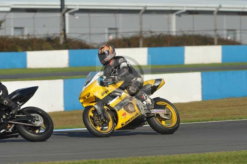 Motorcycle action photographs;donington;donington park leicestershire;donington photographs;event digital images;eventdigitalimages;no limits trackday;peter wileman photography;trackday;trackday digital images;trackday photos