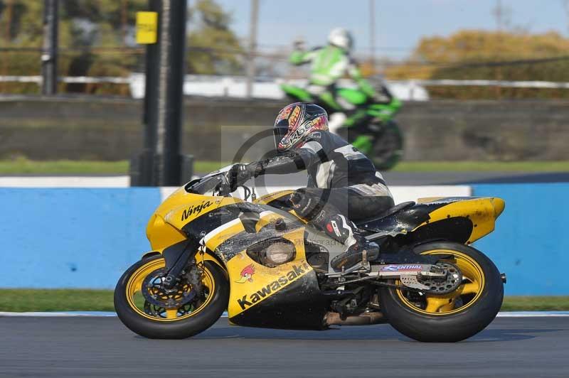 Motorcycle action photographs;donington;donington park leicestershire;donington photographs;event digital images;eventdigitalimages;no limits trackday;peter wileman photography;trackday;trackday digital images;trackday photos