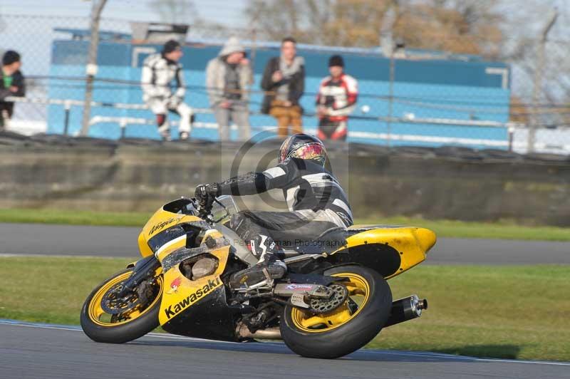 Motorcycle action photographs;donington;donington park leicestershire;donington photographs;event digital images;eventdigitalimages;no limits trackday;peter wileman photography;trackday;trackday digital images;trackday photos