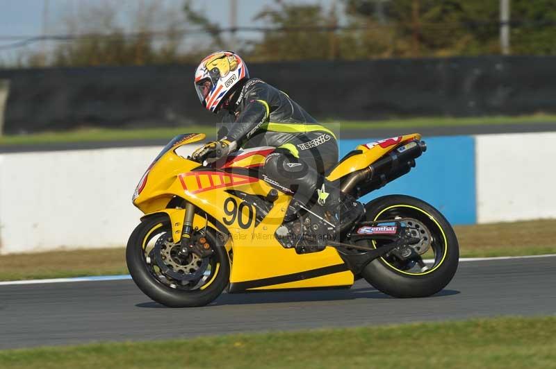 Motorcycle action photographs;donington;donington park leicestershire;donington photographs;event digital images;eventdigitalimages;no limits trackday;peter wileman photography;trackday;trackday digital images;trackday photos