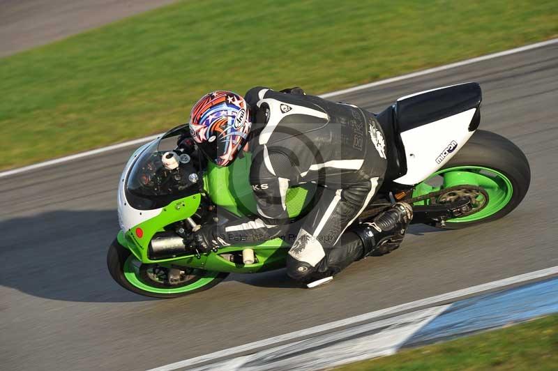 Motorcycle action photographs;donington;donington park leicestershire;donington photographs;event digital images;eventdigitalimages;no limits trackday;peter wileman photography;trackday;trackday digital images;trackday photos