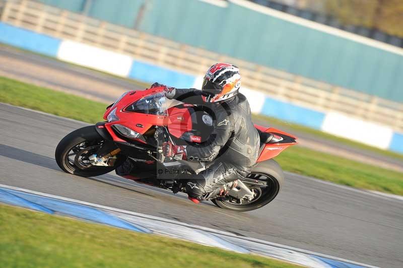 Motorcycle action photographs;donington;donington park leicestershire;donington photographs;event digital images;eventdigitalimages;no limits trackday;peter wileman photography;trackday;trackday digital images;trackday photos