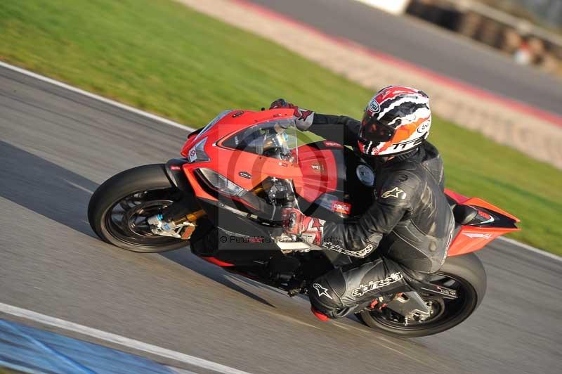 Motorcycle action photographs;donington;donington park leicestershire;donington photographs;event digital images;eventdigitalimages;no limits trackday;peter wileman photography;trackday;trackday digital images;trackday photos