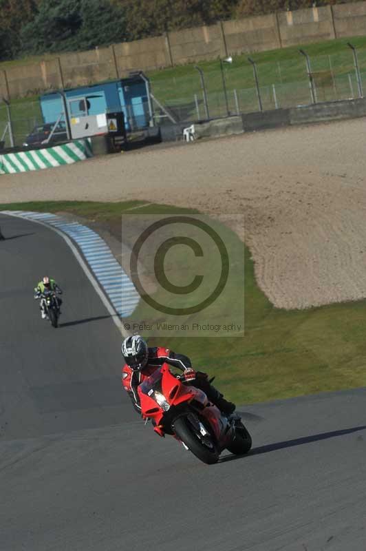 Motorcycle action photographs;donington;donington park leicestershire;donington photographs;event digital images;eventdigitalimages;no limits trackday;peter wileman photography;trackday;trackday digital images;trackday photos