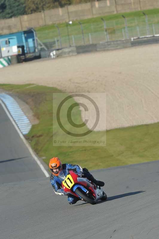 Motorcycle action photographs;donington;donington park leicestershire;donington photographs;event digital images;eventdigitalimages;no limits trackday;peter wileman photography;trackday;trackday digital images;trackday photos