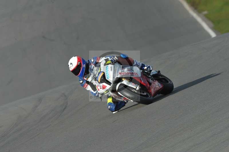 Motorcycle action photographs;donington;donington park leicestershire;donington photographs;event digital images;eventdigitalimages;no limits trackday;peter wileman photography;trackday;trackday digital images;trackday photos