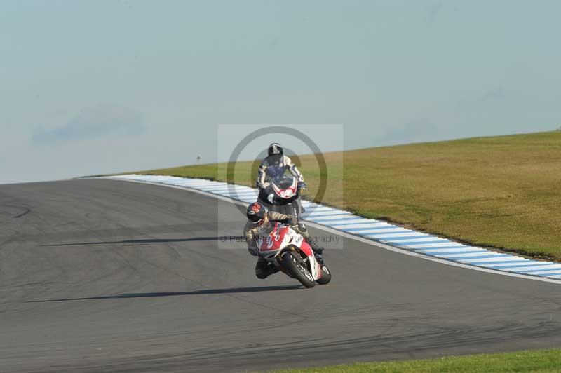 Motorcycle action photographs;donington;donington park leicestershire;donington photographs;event digital images;eventdigitalimages;no limits trackday;peter wileman photography;trackday;trackday digital images;trackday photos