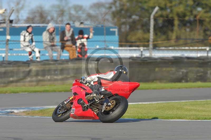 Motorcycle action photographs;donington;donington park leicestershire;donington photographs;event digital images;eventdigitalimages;no limits trackday;peter wileman photography;trackday;trackday digital images;trackday photos