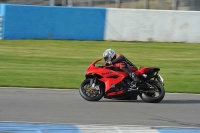 Motorcycle-action-photographs;donington;donington-park-leicestershire;donington-photographs;event-digital-images;eventdigitalimages;no-limits-trackday;peter-wileman-photography;trackday;trackday-digital-images;trackday-photos