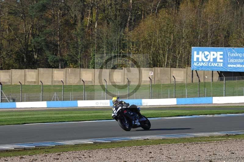 Motorcycle action photographs;donington;donington park leicestershire;donington photographs;event digital images;eventdigitalimages;no limits trackday;peter wileman photography;trackday;trackday digital images;trackday photos