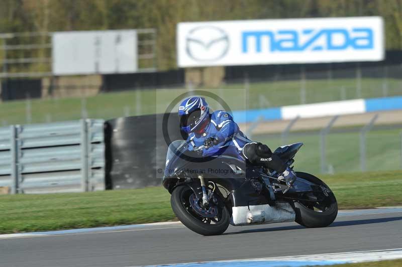 Motorcycle action photographs;donington;donington park leicestershire;donington photographs;event digital images;eventdigitalimages;no limits trackday;peter wileman photography;trackday;trackday digital images;trackday photos