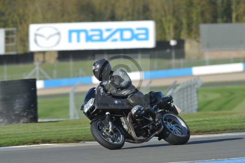 Motorcycle action photographs;donington;donington park leicestershire;donington photographs;event digital images;eventdigitalimages;no limits trackday;peter wileman photography;trackday;trackday digital images;trackday photos