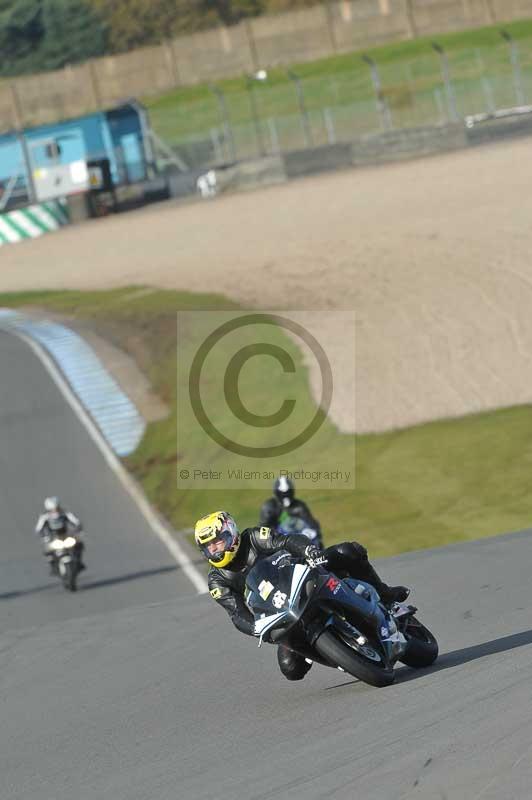 Motorcycle action photographs;donington;donington park leicestershire;donington photographs;event digital images;eventdigitalimages;no limits trackday;peter wileman photography;trackday;trackday digital images;trackday photos