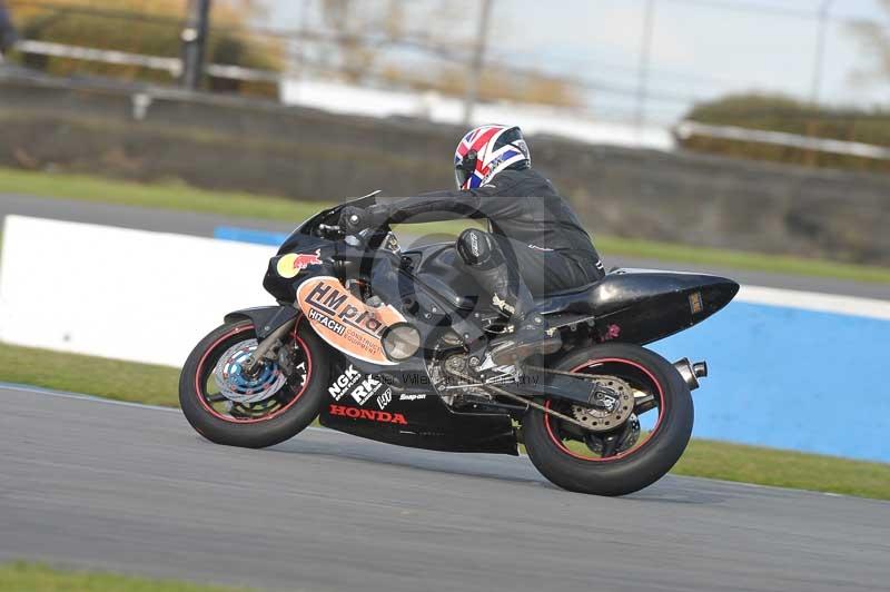 Motorcycle action photographs;donington;donington park leicestershire;donington photographs;event digital images;eventdigitalimages;no limits trackday;peter wileman photography;trackday;trackday digital images;trackday photos