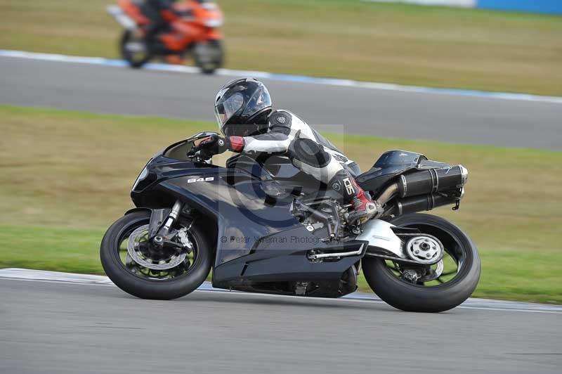 Motorcycle action photographs;donington;donington park leicestershire;donington photographs;event digital images;eventdigitalimages;no limits trackday;peter wileman photography;trackday;trackday digital images;trackday photos