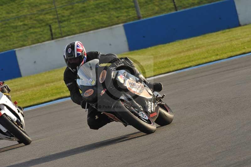 Motorcycle action photographs;donington;donington park leicestershire;donington photographs;event digital images;eventdigitalimages;no limits trackday;peter wileman photography;trackday;trackday digital images;trackday photos