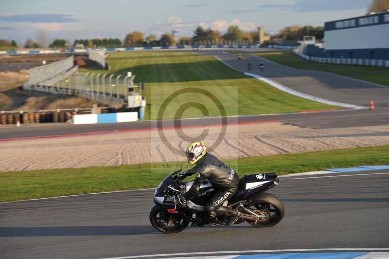 Motorcycle action photographs;donington;donington park leicestershire;donington photographs;event digital images;eventdigitalimages;no limits trackday;peter wileman photography;trackday;trackday digital images;trackday photos