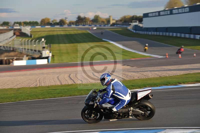 Motorcycle action photographs;donington;donington park leicestershire;donington photographs;event digital images;eventdigitalimages;no limits trackday;peter wileman photography;trackday;trackday digital images;trackday photos