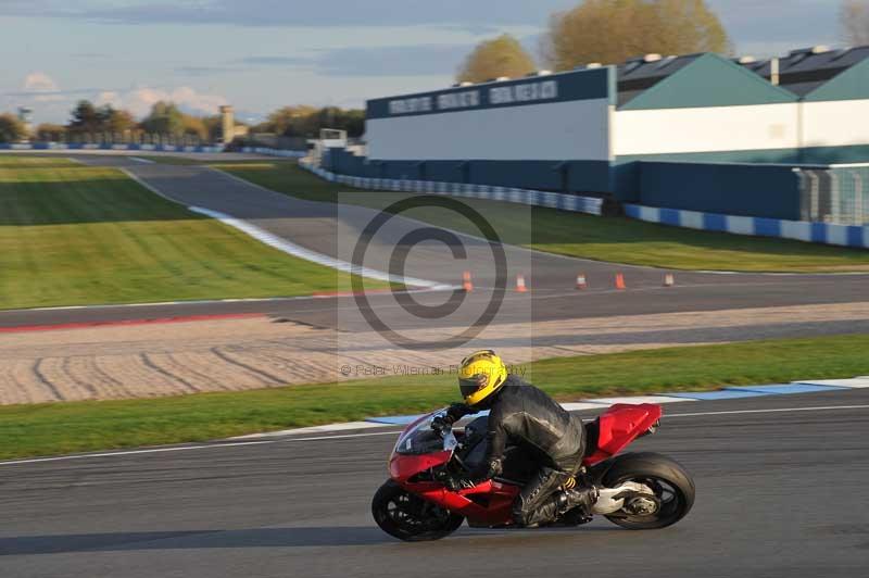 Motorcycle action photographs;donington;donington park leicestershire;donington photographs;event digital images;eventdigitalimages;no limits trackday;peter wileman photography;trackday;trackday digital images;trackday photos