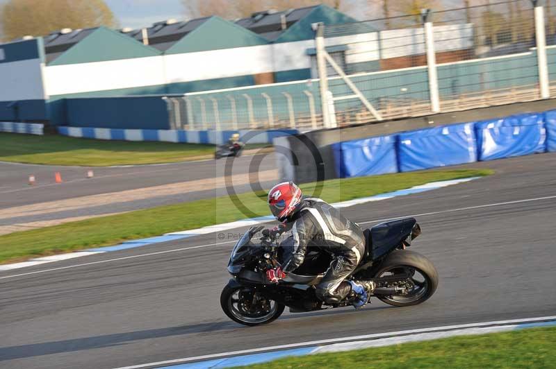 Motorcycle action photographs;donington;donington park leicestershire;donington photographs;event digital images;eventdigitalimages;no limits trackday;peter wileman photography;trackday;trackday digital images;trackday photos