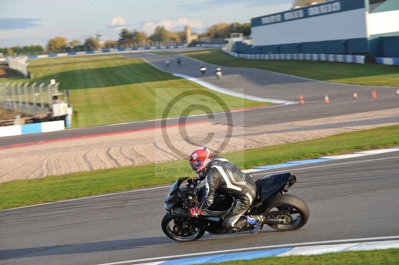 Motorcycle action photographs;donington;donington park leicestershire;donington photographs;event digital images;eventdigitalimages;no limits trackday;peter wileman photography;trackday;trackday digital images;trackday photos