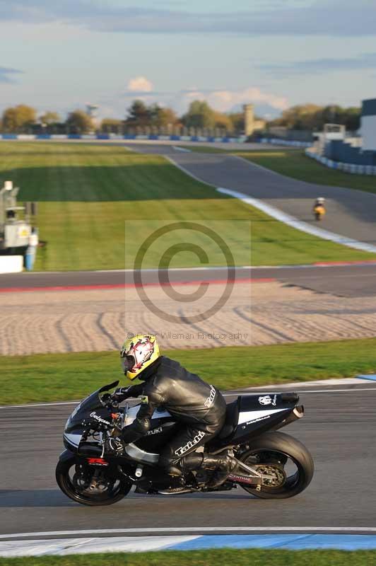 Motorcycle action photographs;donington;donington park leicestershire;donington photographs;event digital images;eventdigitalimages;no limits trackday;peter wileman photography;trackday;trackday digital images;trackday photos