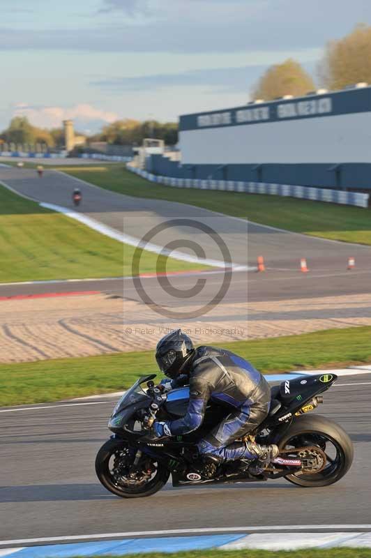 Motorcycle action photographs;donington;donington park leicestershire;donington photographs;event digital images;eventdigitalimages;no limits trackday;peter wileman photography;trackday;trackday digital images;trackday photos