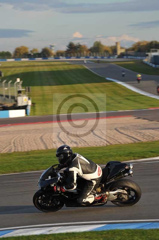 Motorcycle action photographs;donington;donington park leicestershire;donington photographs;event digital images;eventdigitalimages;no limits trackday;peter wileman photography;trackday;trackday digital images;trackday photos