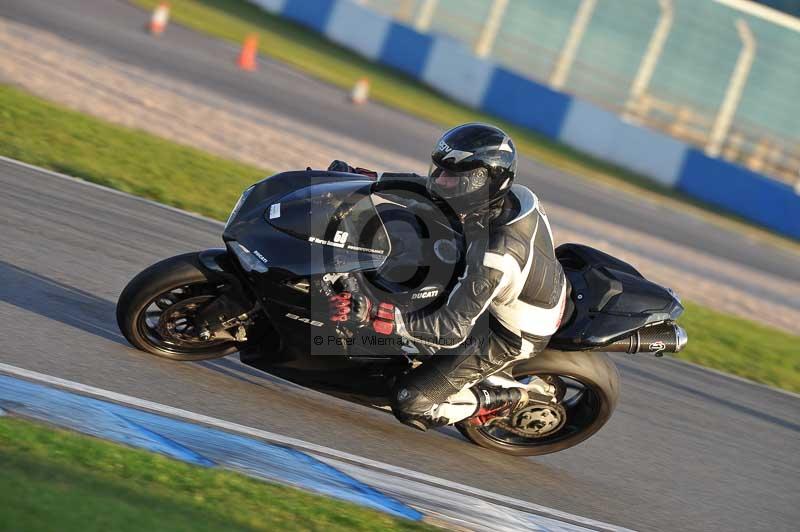 Motorcycle action photographs;donington;donington park leicestershire;donington photographs;event digital images;eventdigitalimages;no limits trackday;peter wileman photography;trackday;trackday digital images;trackday photos