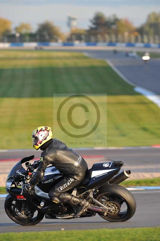 Motorcycle action photographs;donington;donington park leicestershire;donington photographs;event digital images;eventdigitalimages;no limits trackday;peter wileman photography;trackday;trackday digital images;trackday photos